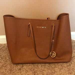 Michael Kors Jet Set Tote Bag